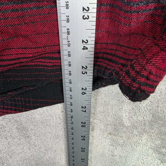 Mens Legendary Whitetails Red & Black Plaid Flannel Shirt Button Up Long Size L - Picture 7 of 8